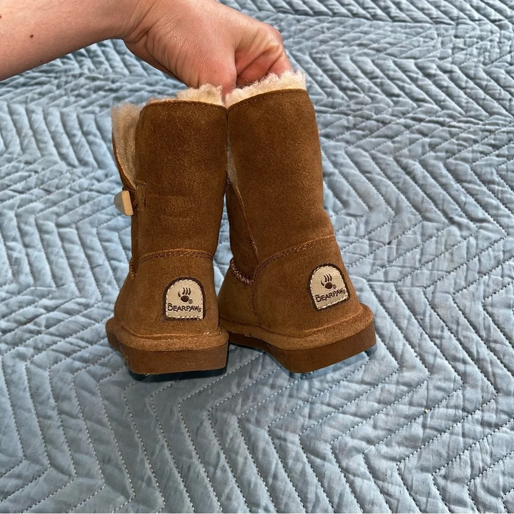 Kids bearpaw brown button fur boots size 8